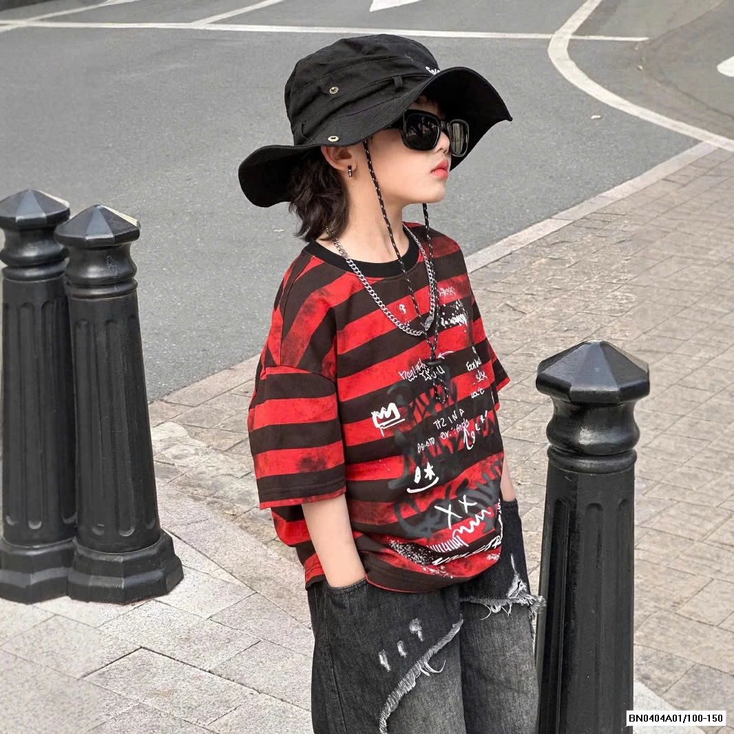 ÁO THUN KẺ ĐỎ MIX SHORT JEANS ĐEN