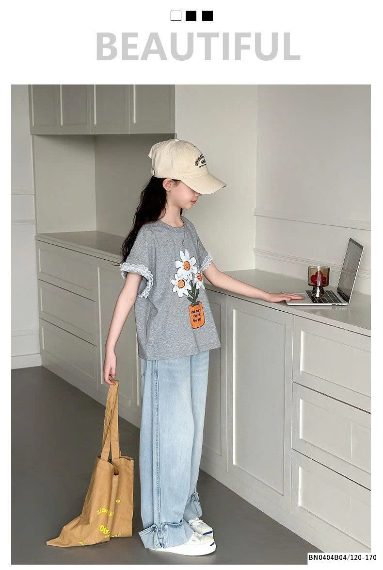 SET QUẦN JEAN SUÔNG MIX ÁO THUN HOA XÁM TAY REN