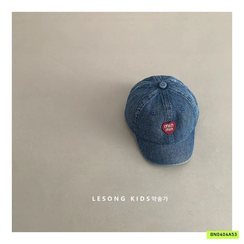 MŨ KẾT THÊU TRÁI TIM