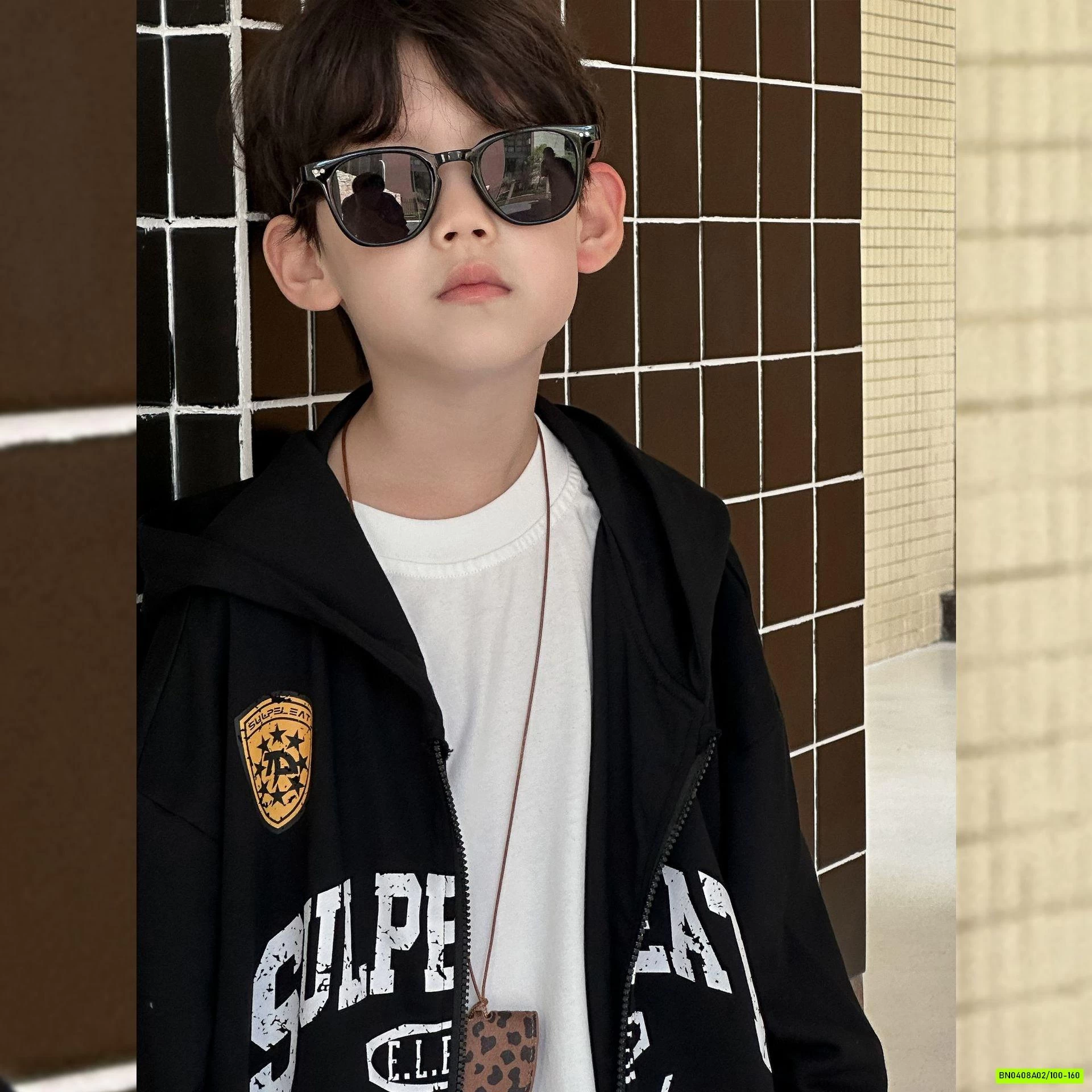 KHOÁC NỈ ĐEN LIỀN MŨ