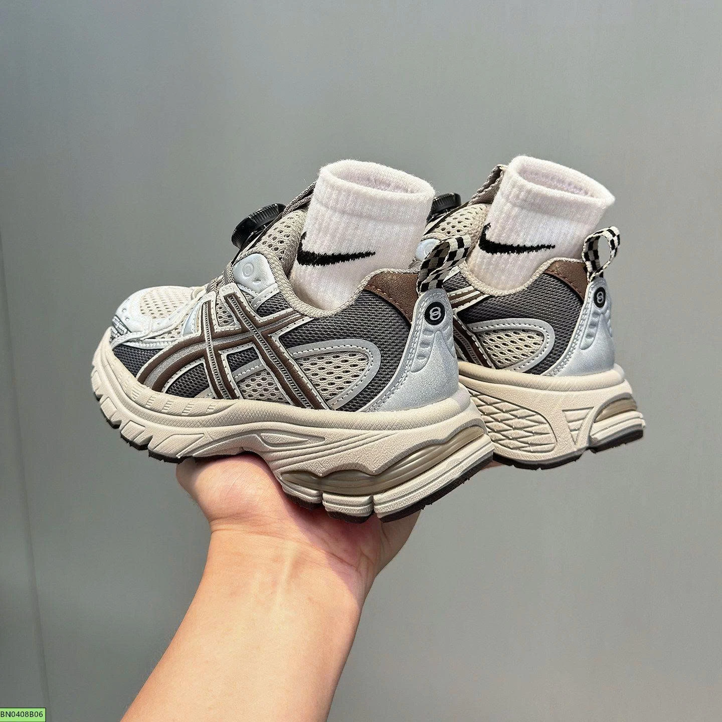 GIÀY THỂ THAO PHỐI LƯỚI ĐẾ CAO