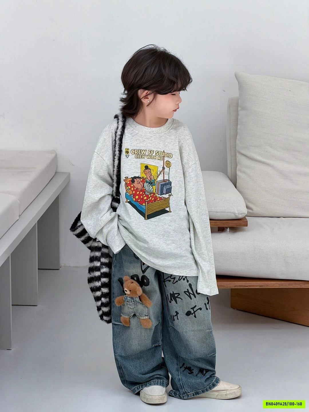 JEANS SUÔNG GẮN GẤU ĐỘC LẠ