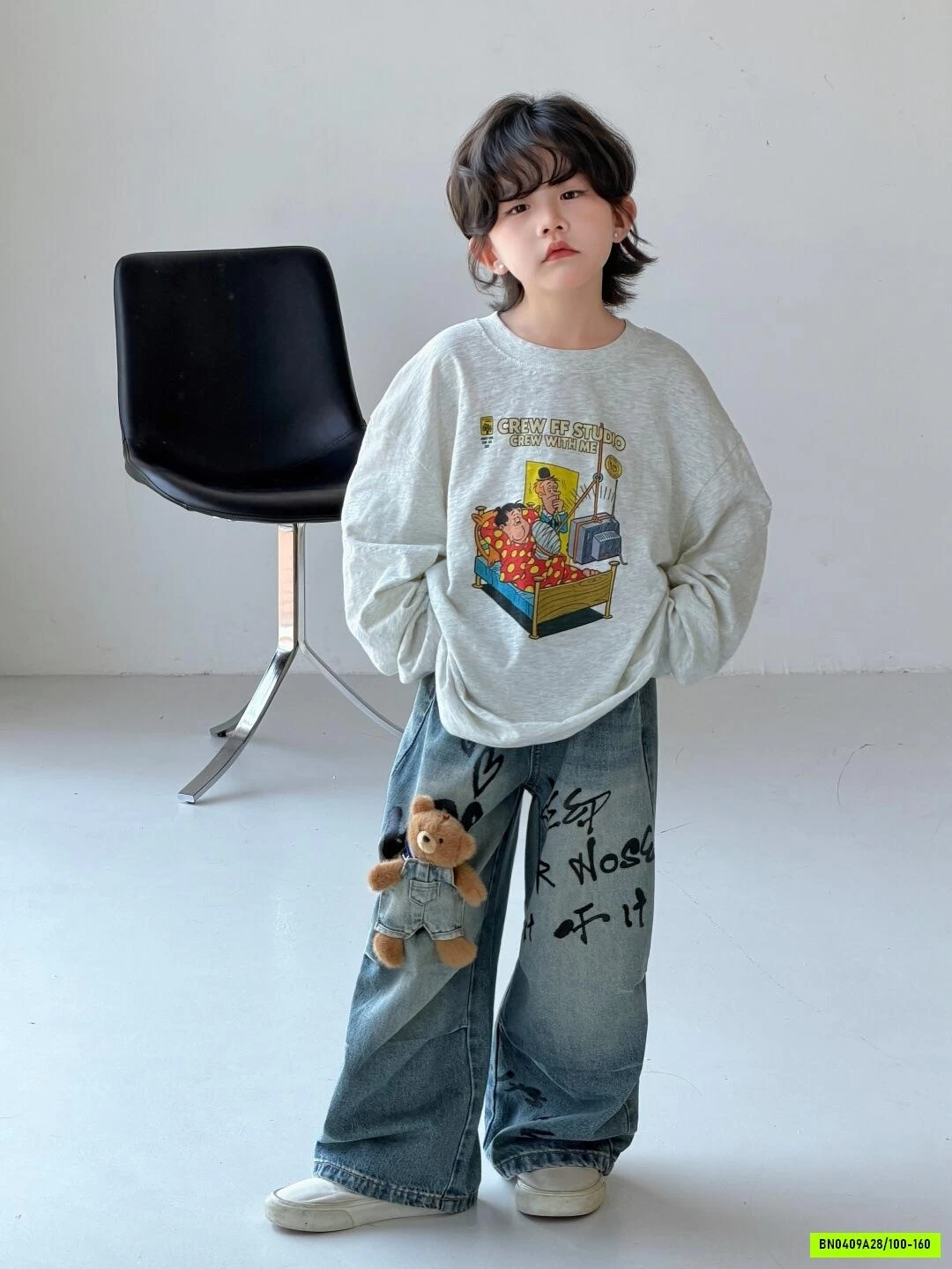 JEANS SUÔNG GẮN GẤU ĐỘC LẠ