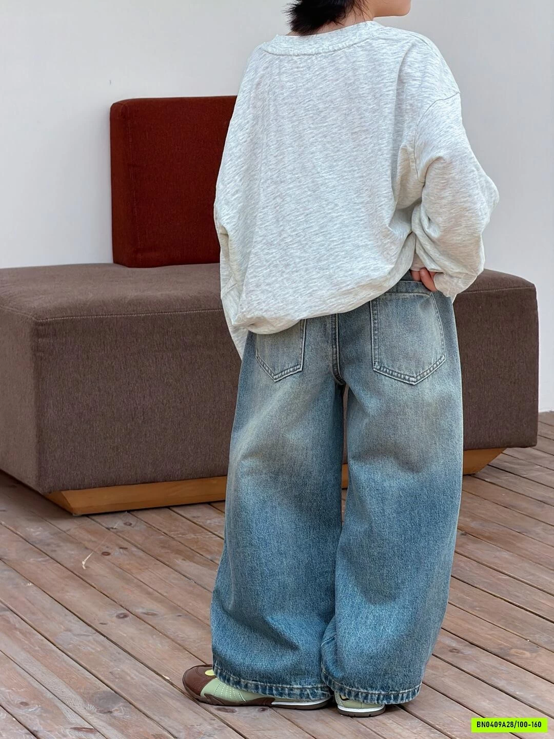JEANS SUÔNG GẮN GẤU ĐỘC LẠ