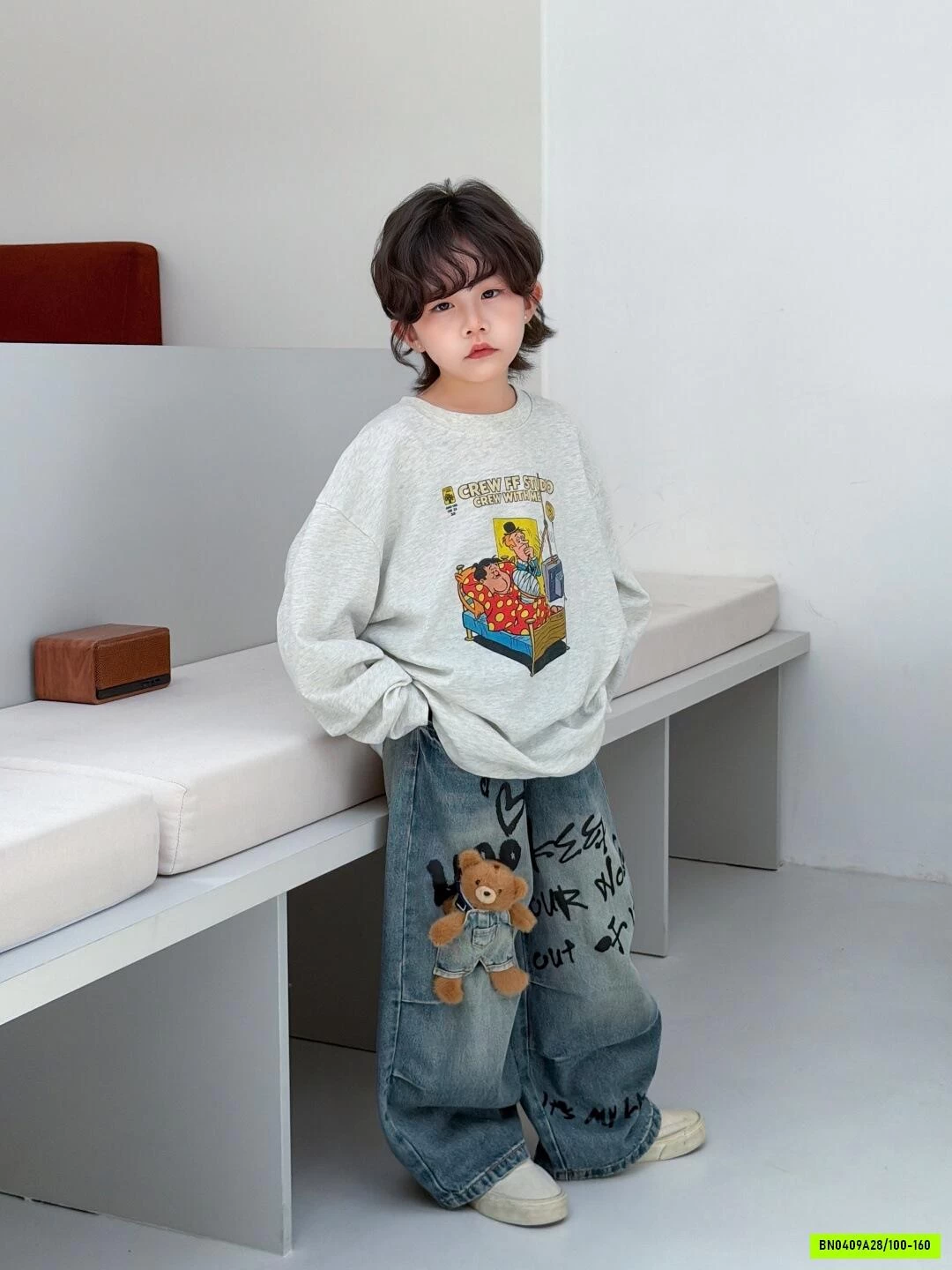 JEANS SUÔNG GẮN GẤU ĐỘC LẠ