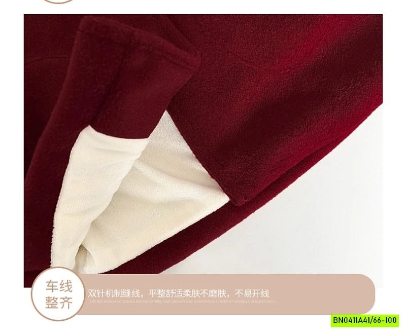 KHOÁC NỈ ĐỎ LÓT NHUNG KÈM CHOÀNG