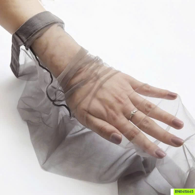 QUẦN TẤT GIẤY TÀNG HÌNH