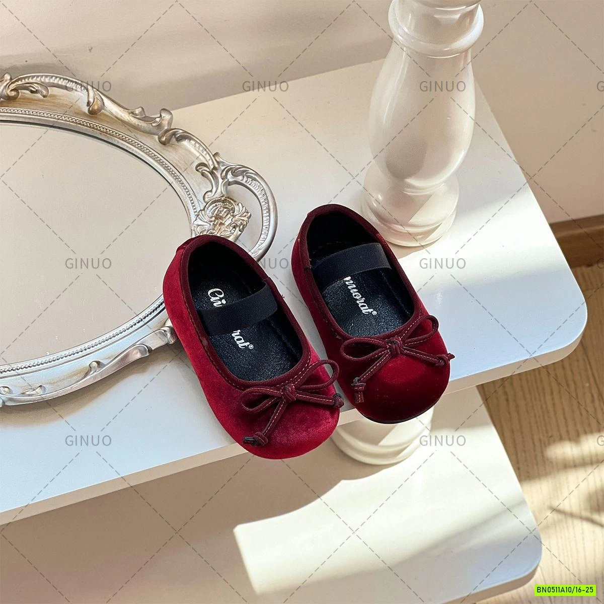 GIÀY NHUNG ĐỎ GẮN NƠ