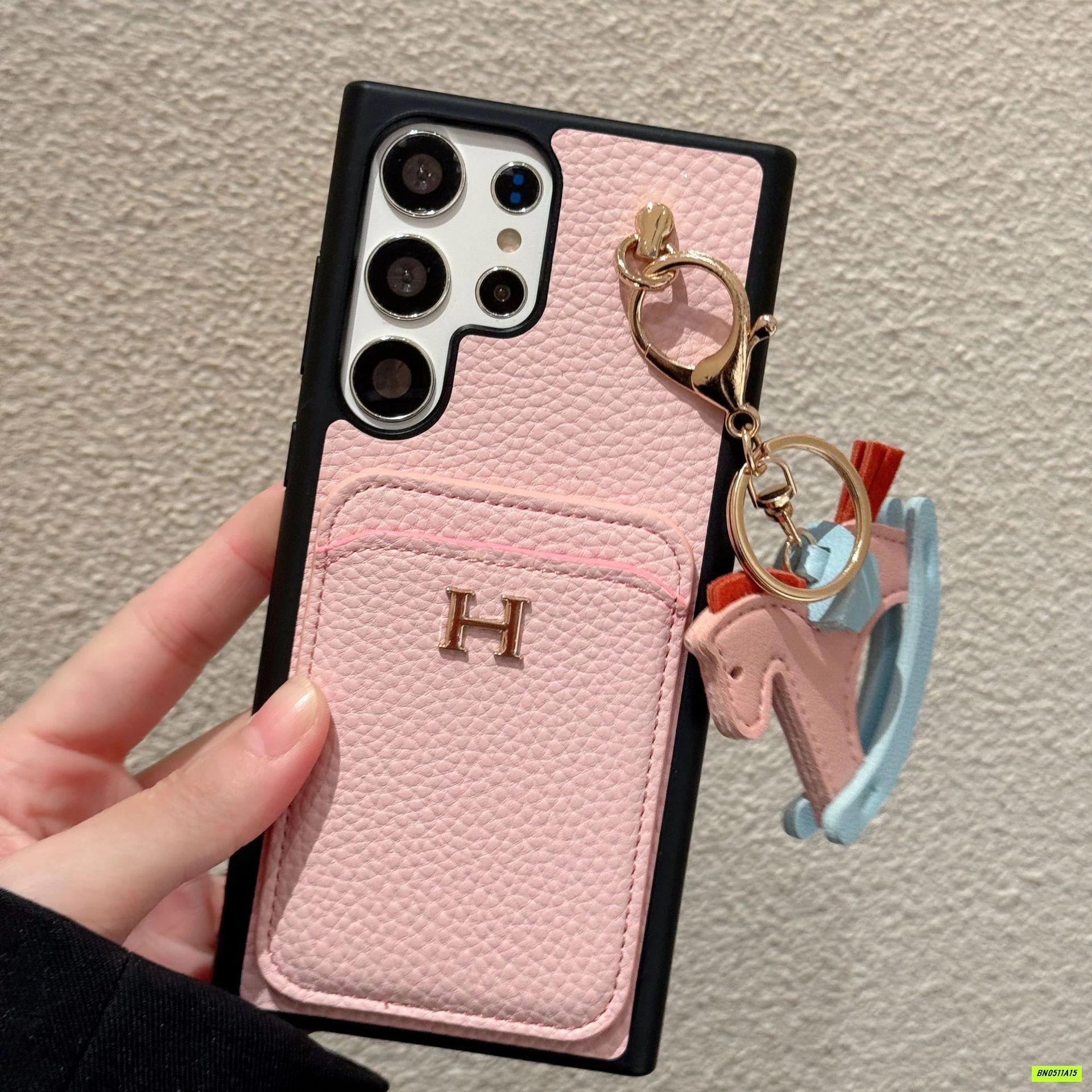 ỐP ĐIỆN THOẠI KÈM MÓC NGỰA