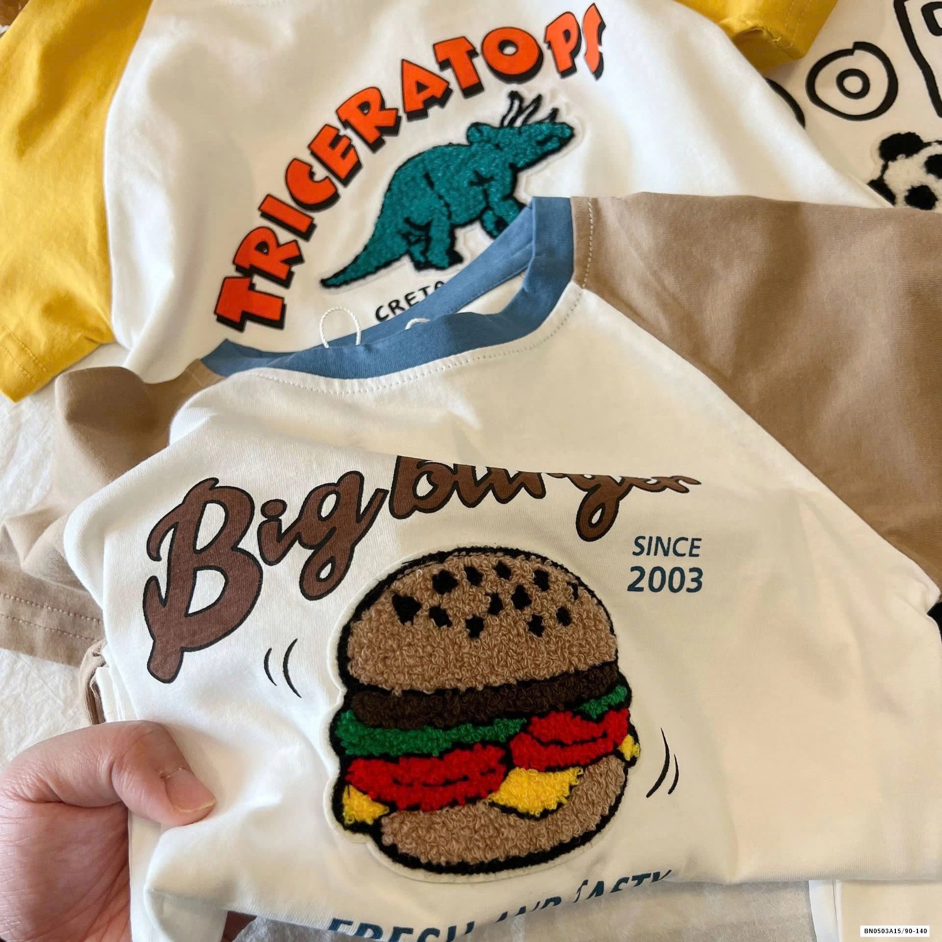 ÁO THUN PHỐI MÀU TAY