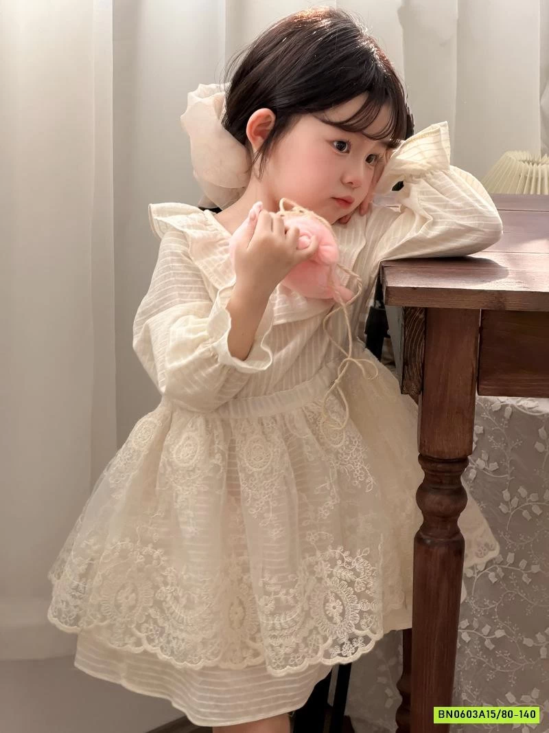 ĐẦM TIỂU THƯ PHỐI REN