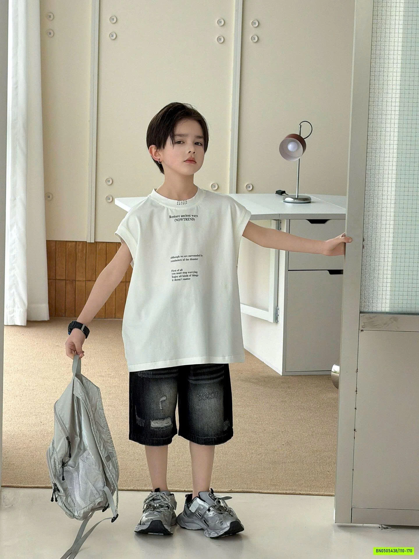 SHORT JEANS ĐEN BẠC GỐI HANYA