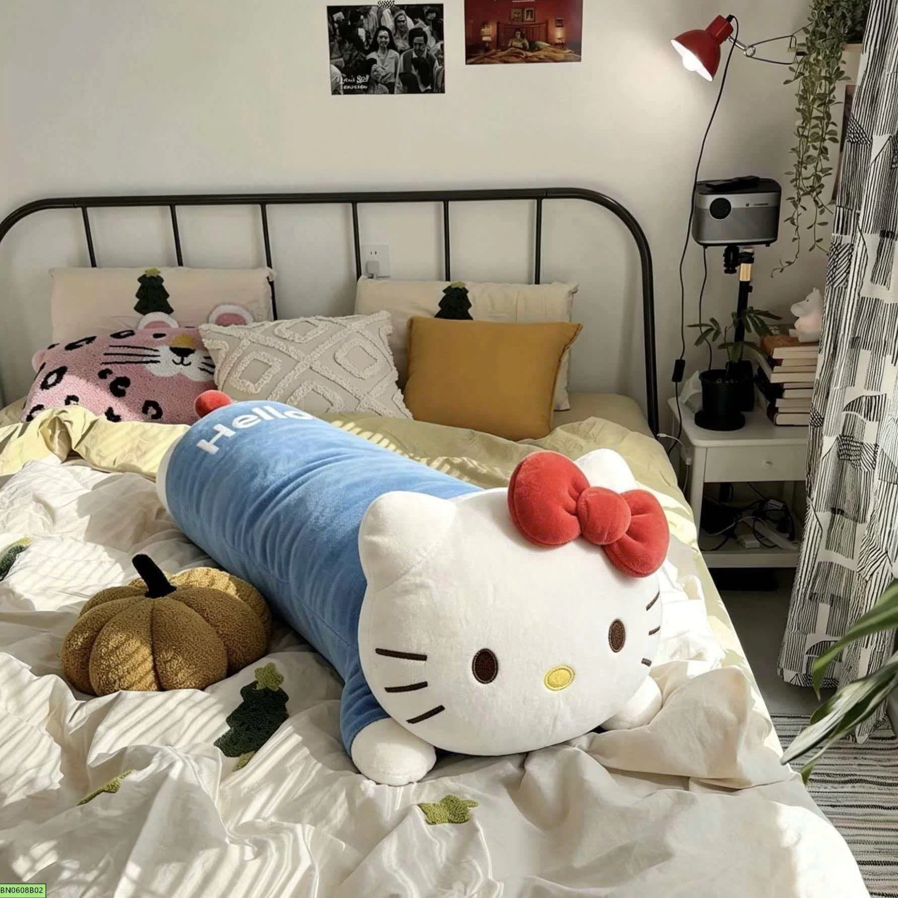 MÈO GỐI ÔM