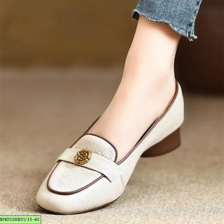 GIÀY LOAFER NỮ GÓT VUÔNG ĐÍNH HOA