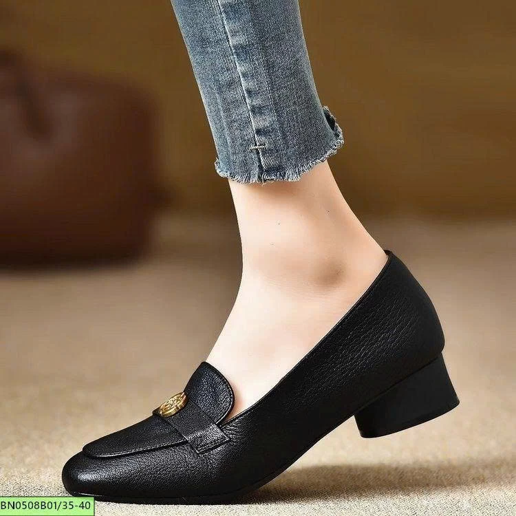 GIÀY LOAFER NỮ GÓT VUÔNG ĐÍNH HOA