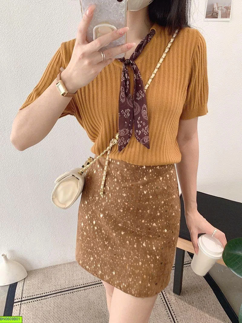 ÁO LEN KÈM KHĂN CHOÀNG CỔ