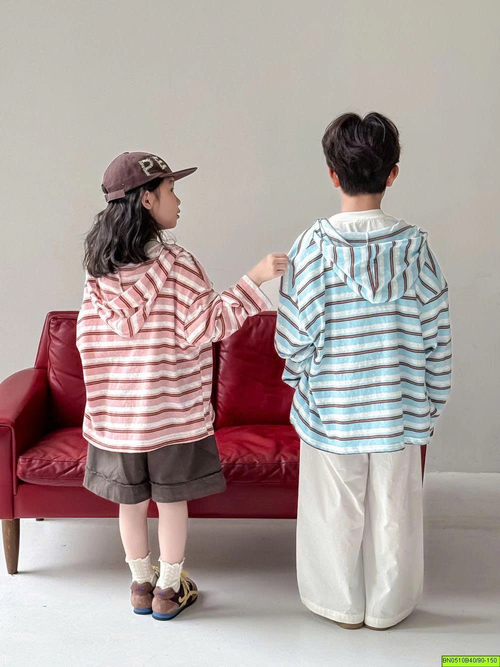 ÁO KHOÁC KẺ NGANG LIỀN MŨ