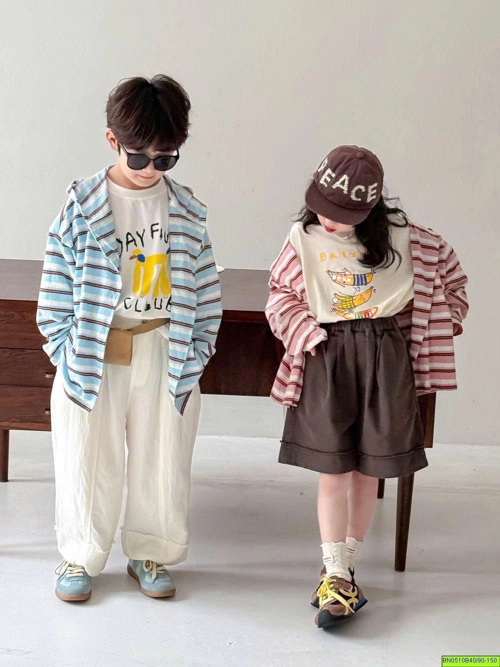 ÁO KHOÁC KẺ NGANG LIỀN MŨ