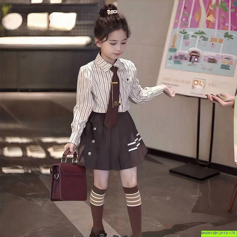 SÉT ÁO SƠ MI SỌC MIX CHÂN VÁY XẾP LY KẺ NGANG