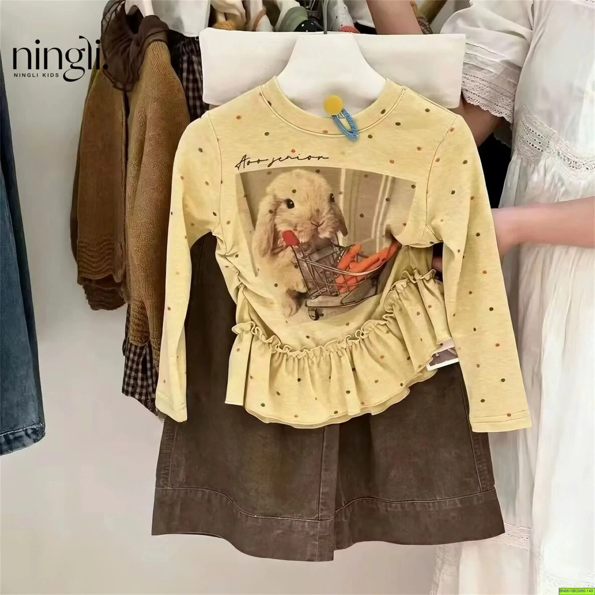 SÉT ÁO THUN THỎ CHÂM BI MIX QUẦN SUÔNG NÂU