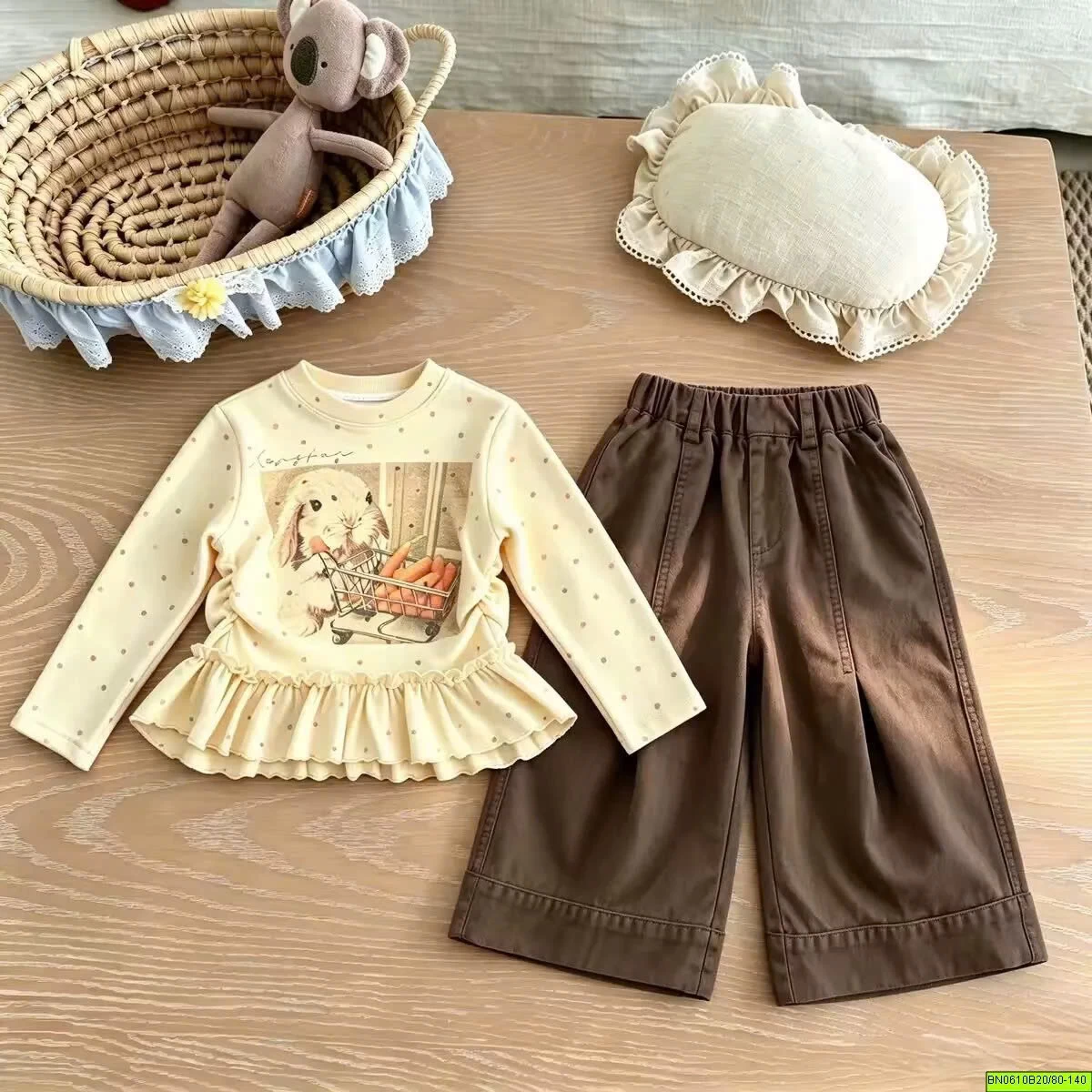 SÉT ÁO THUN THỎ CHÂM BI MIX QUẦN SUÔNG NÂU