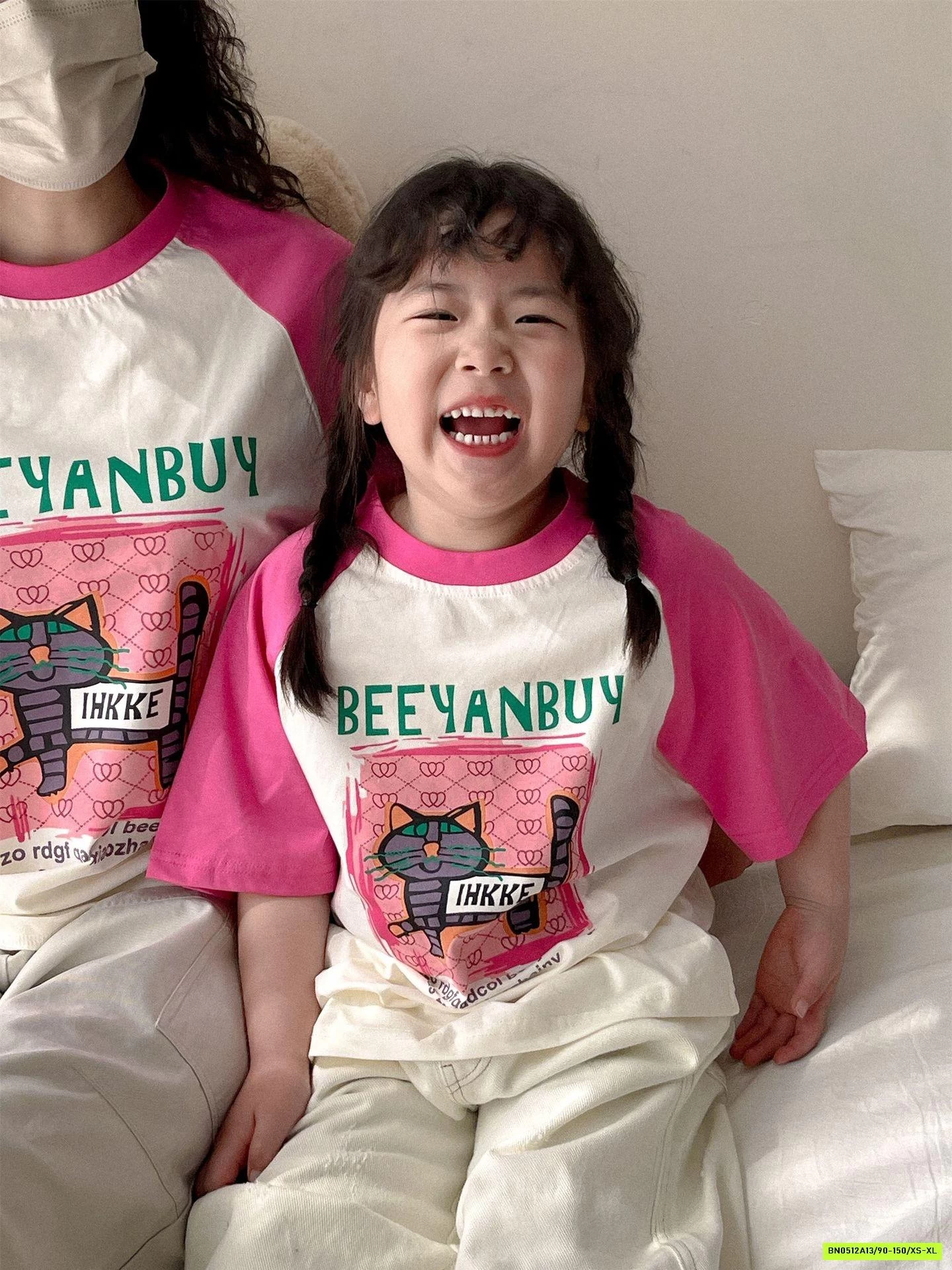 ÁO PHỐI MÀU TAY IN HÌNH MẸ BÉ