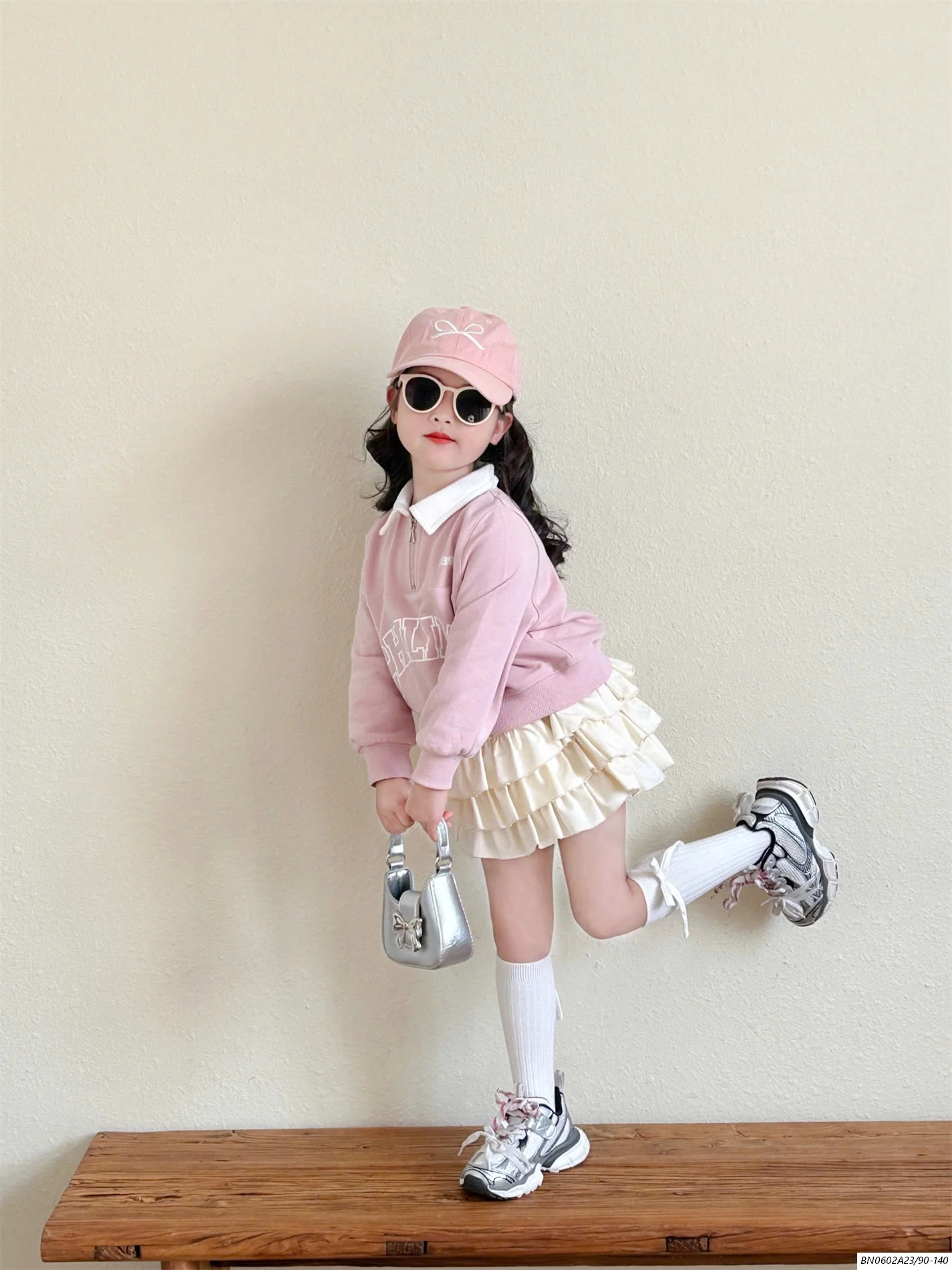 SÉT ÁO HỒNG+CV TRẮNG