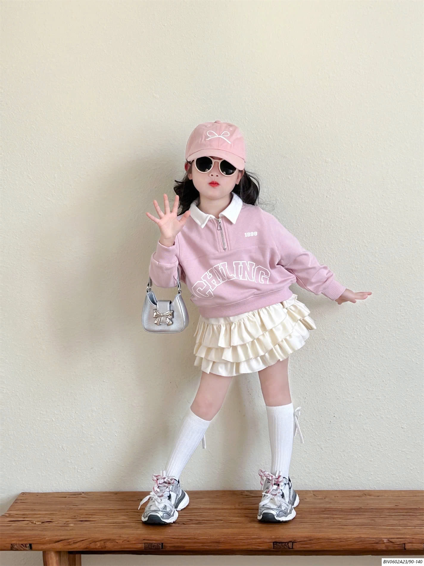 SÉT ÁO HỒNG+CV TRẮNG