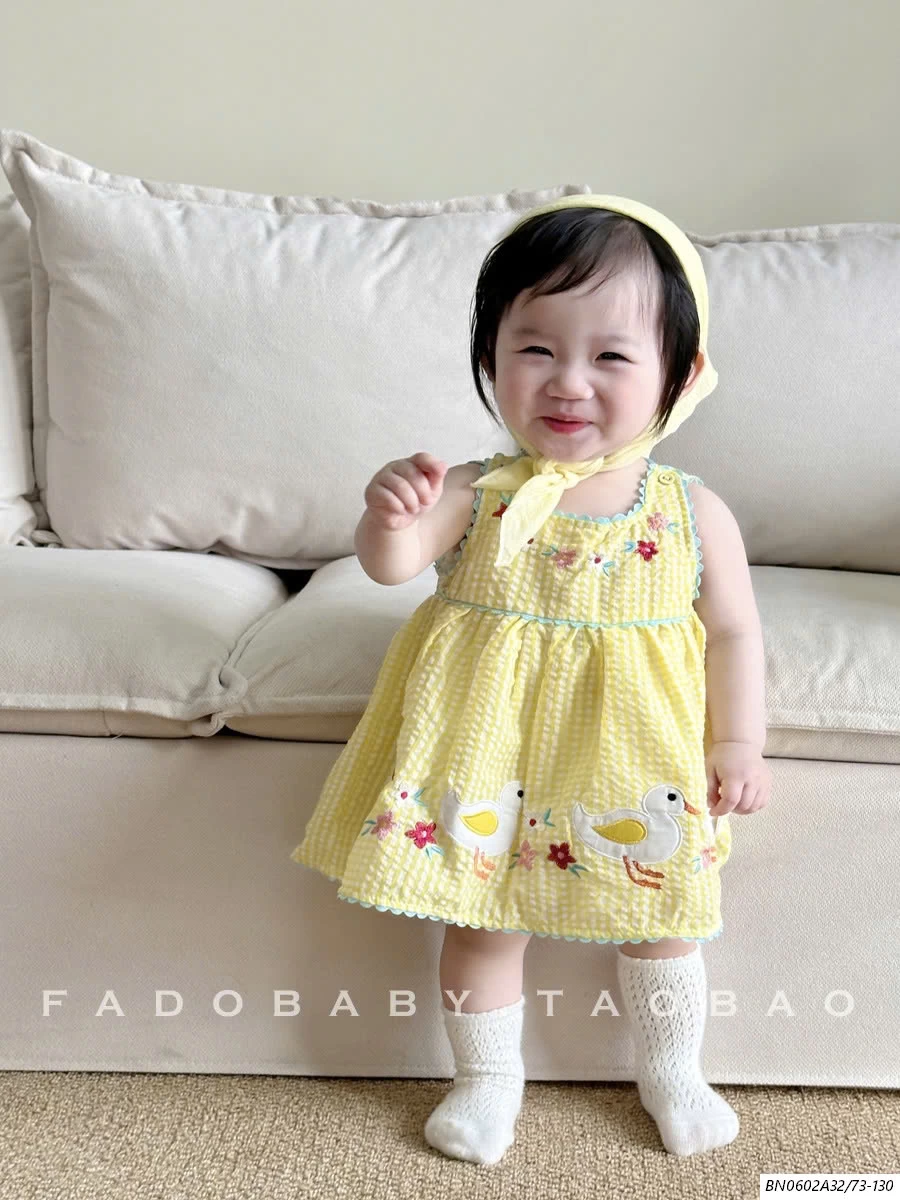 ĐẦM CARO VÀNG THÊU VỊT CON