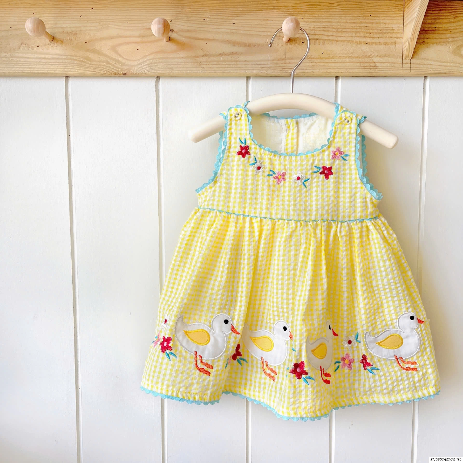 ĐẦM CARO VÀNG THÊU VỊT CON