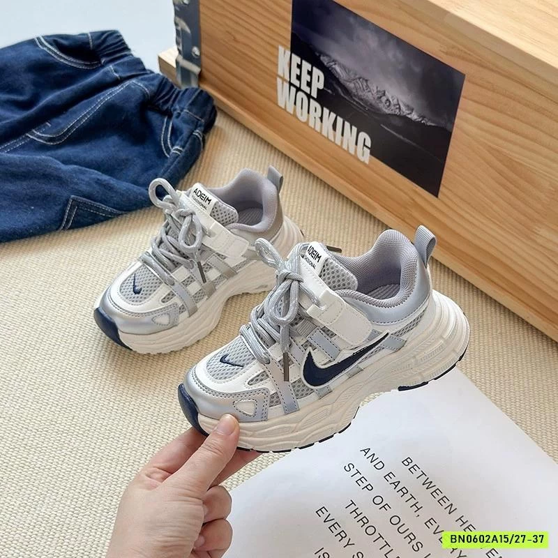 GIÀY THỂ THAO NAI CÁ TÍNH