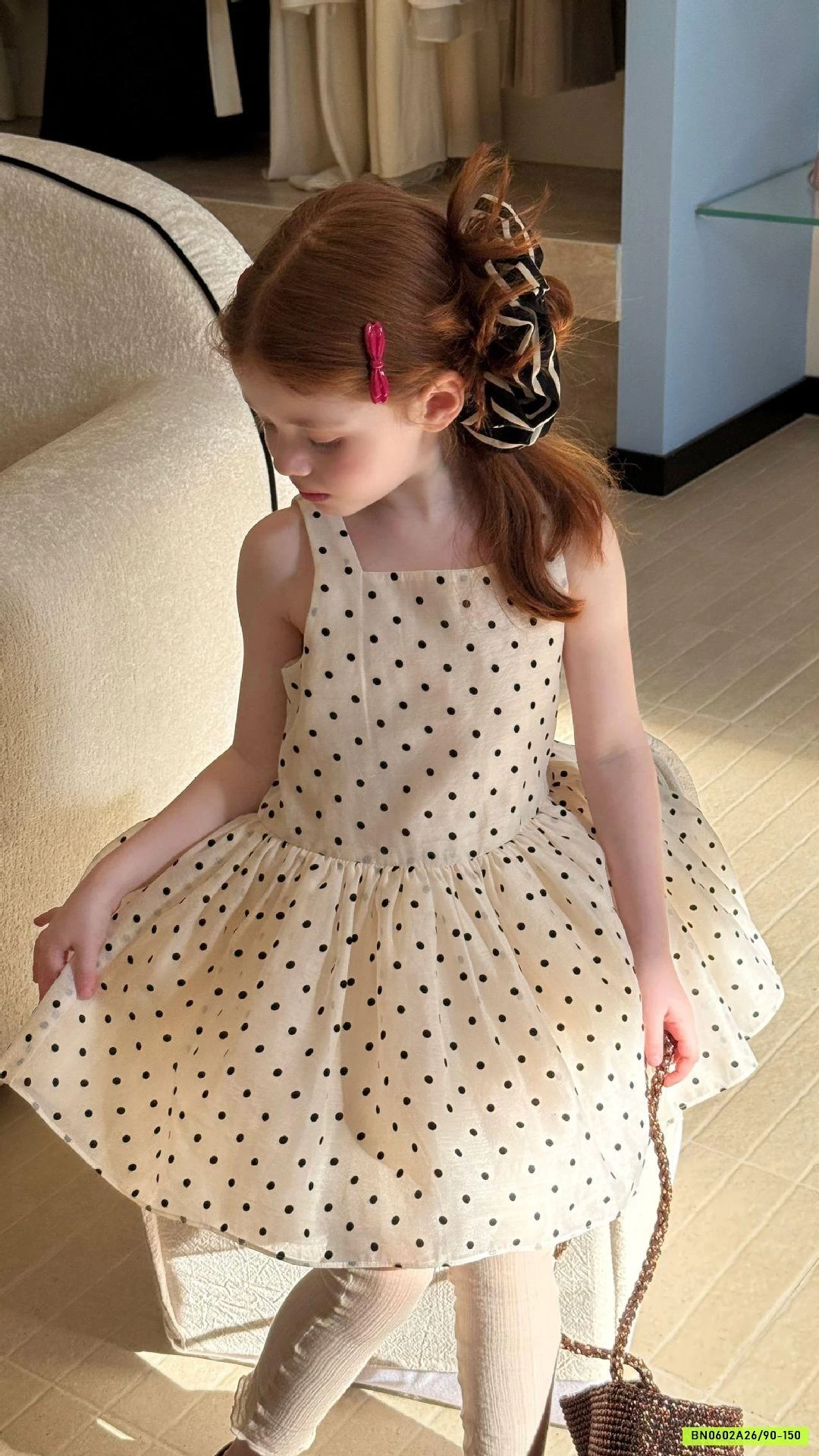 ĐẦM TIỂU THƯ CHẤM BI