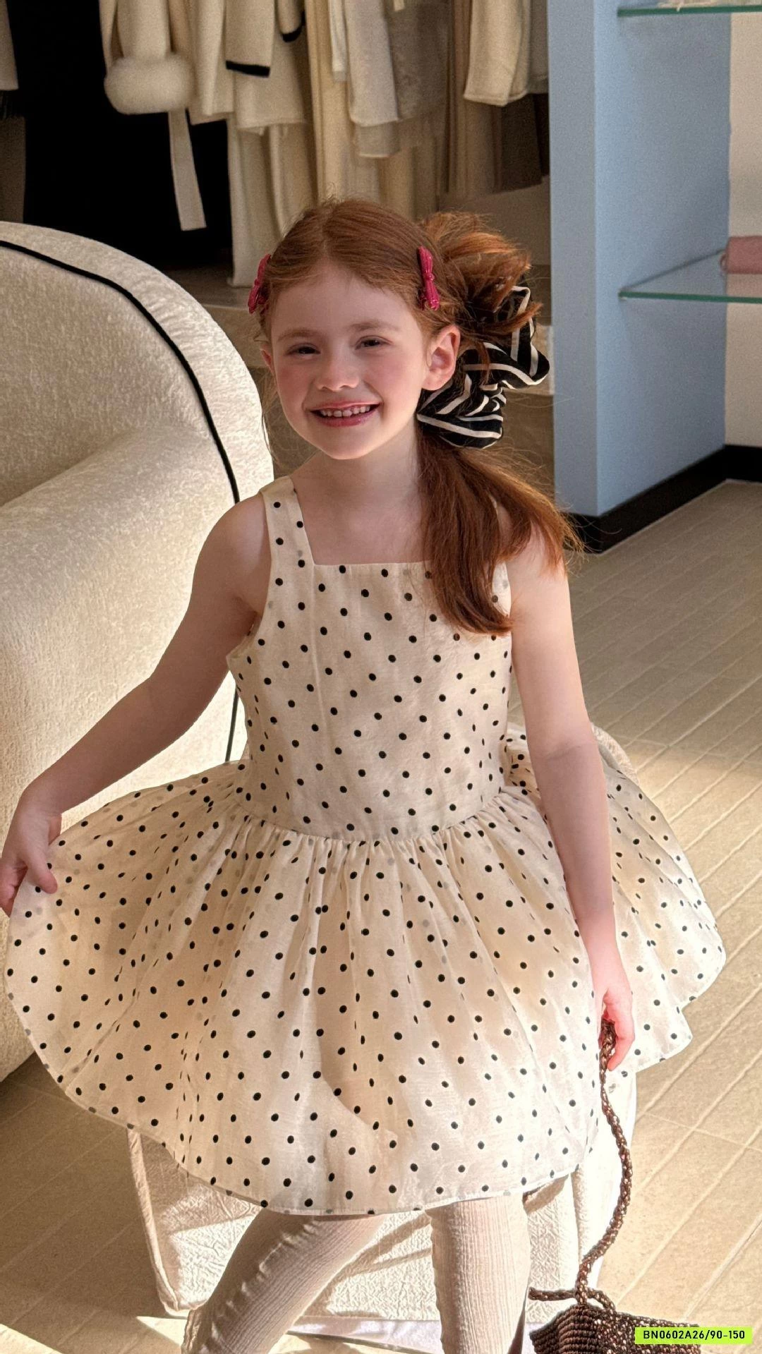 ĐẦM TIỂU THƯ CHẤM BI