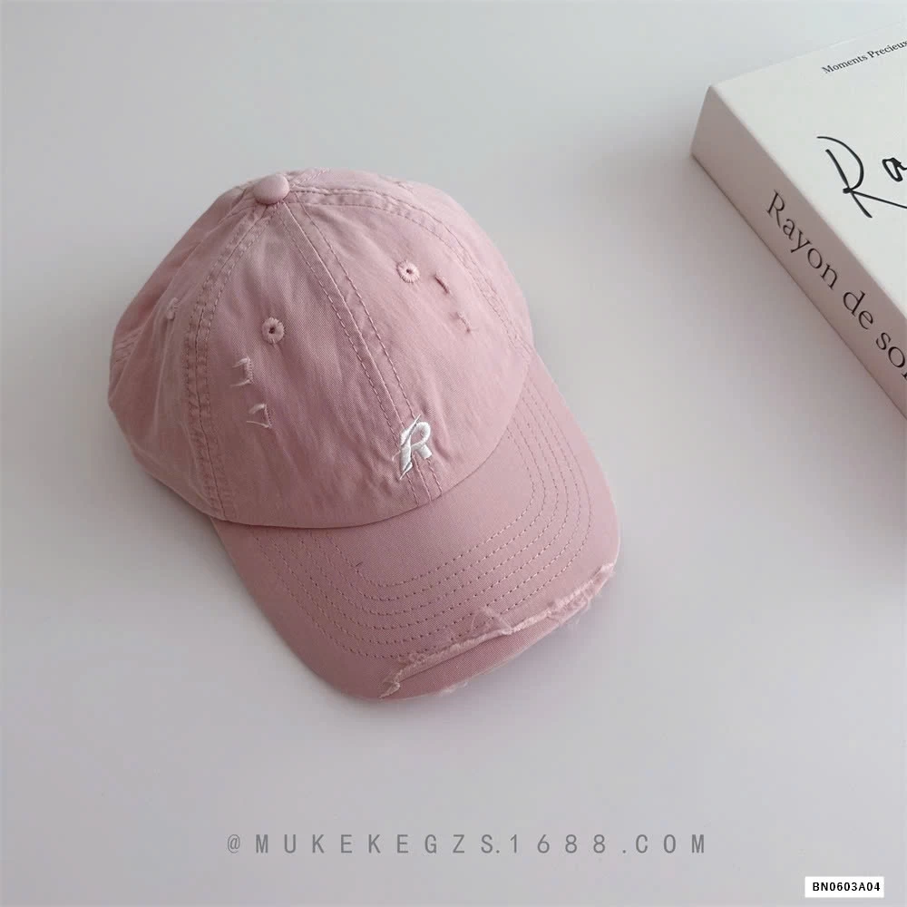 MŨ KẾT RÁCH THÊU CHỮ R