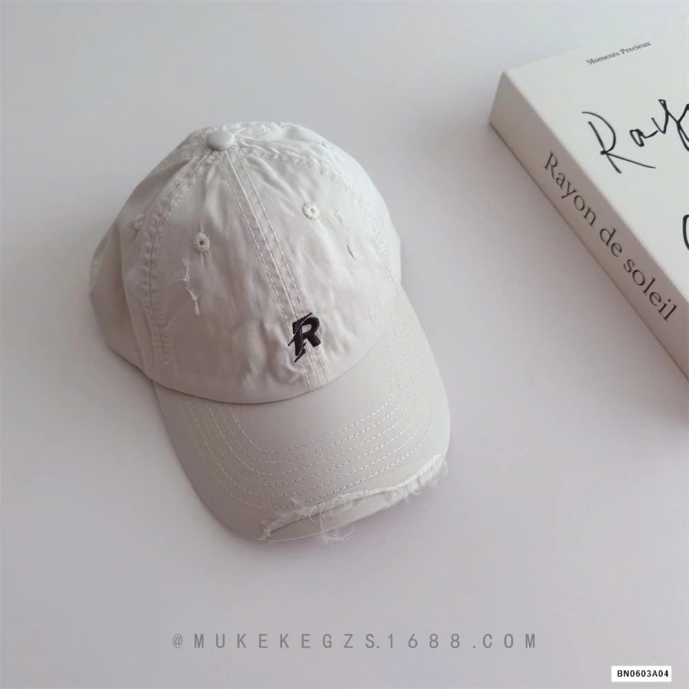 MŨ KẾT RÁCH THÊU CHỮ R