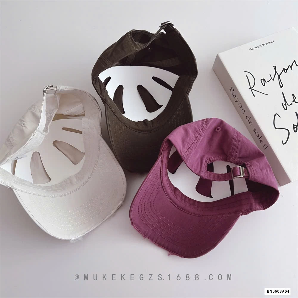 MŨ KẾT RÁCH THÊU CHỮ R