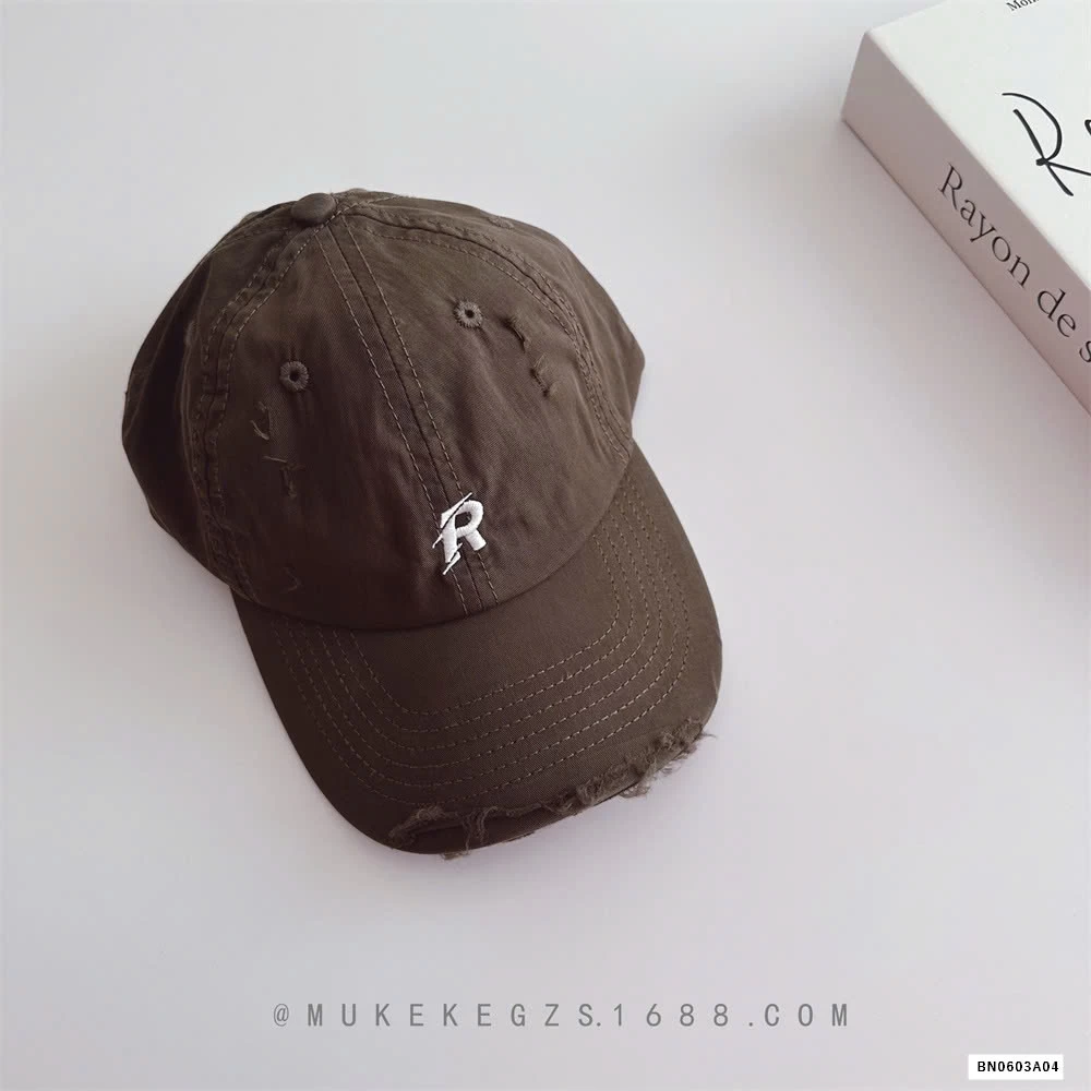 MŨ KẾT RÁCH THÊU CHỮ R