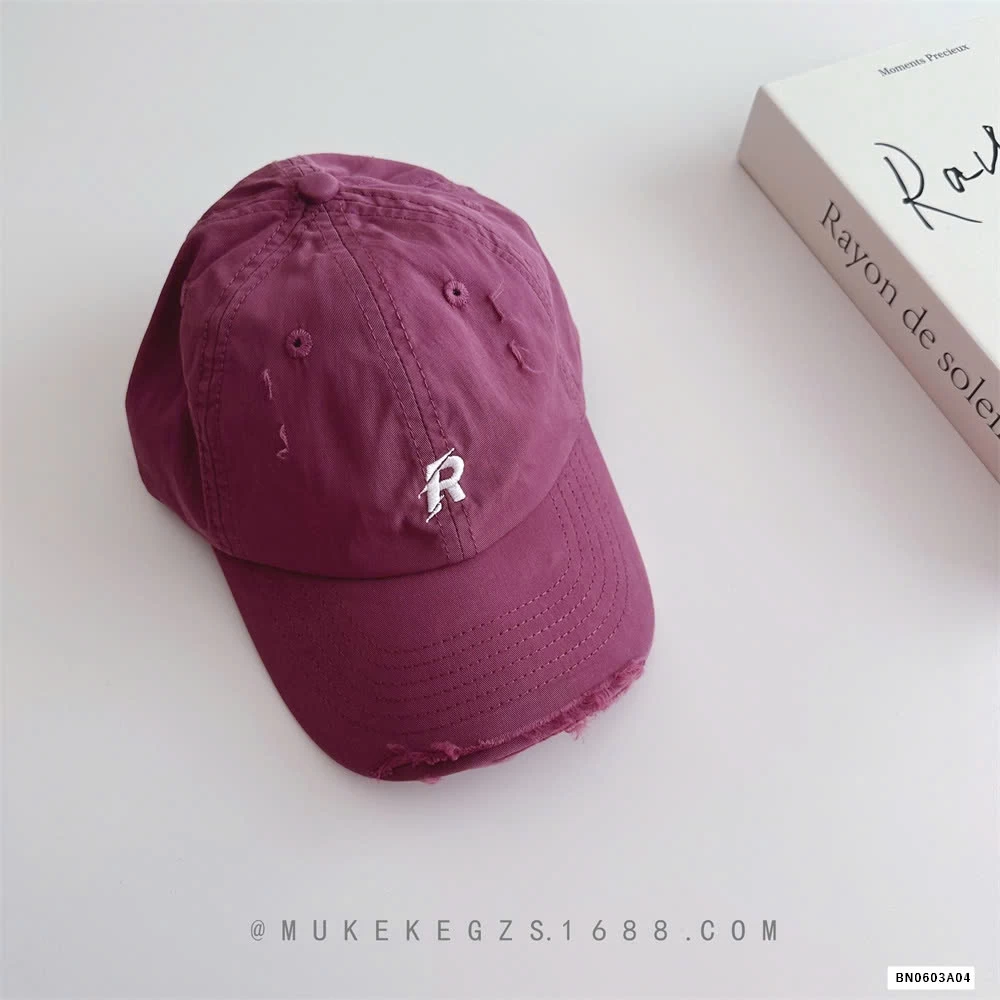 MŨ KẾT RÁCH THÊU CHỮ R