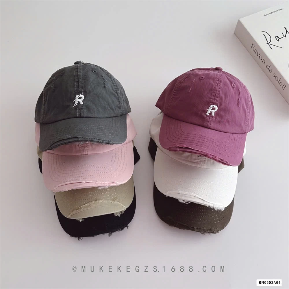 MŨ KẾT RÁCH THÊU CHỮ R