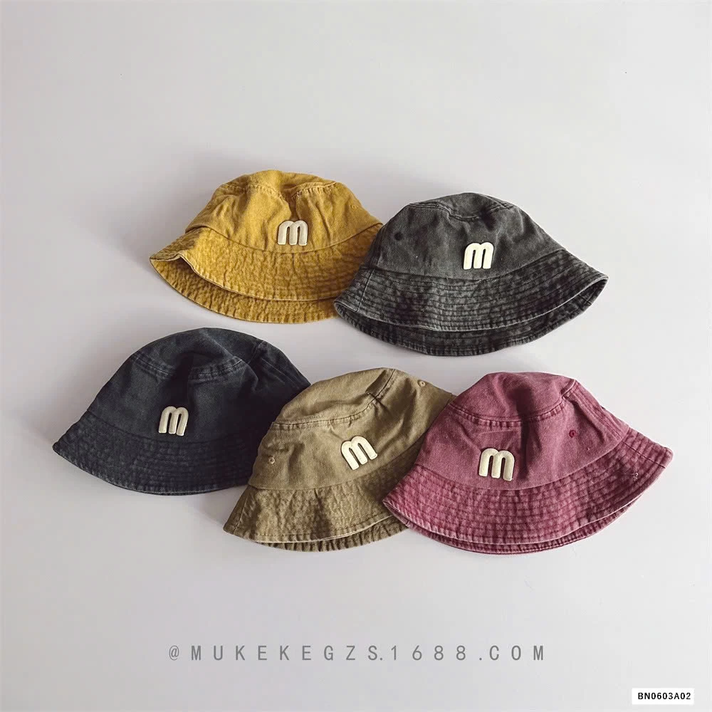 MŨ BÈO LOANG THÊU CHỮ M