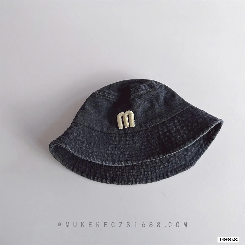 MŨ BÈO LOANG THÊU CHỮ M