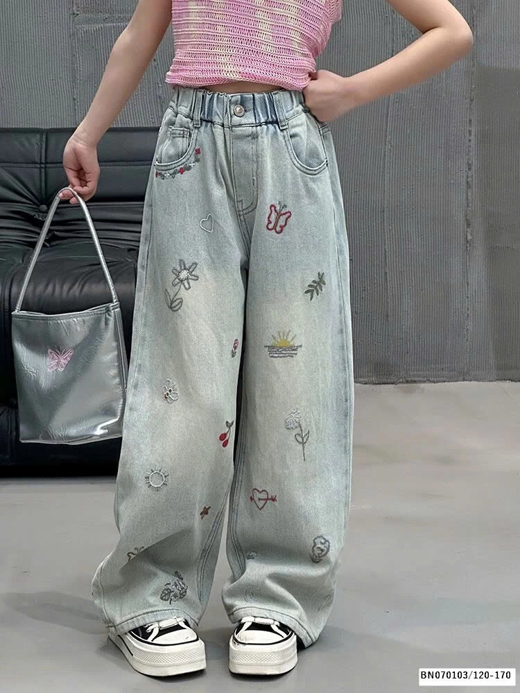QUẦN JEAN THÊU HOA BƯỚM 2025