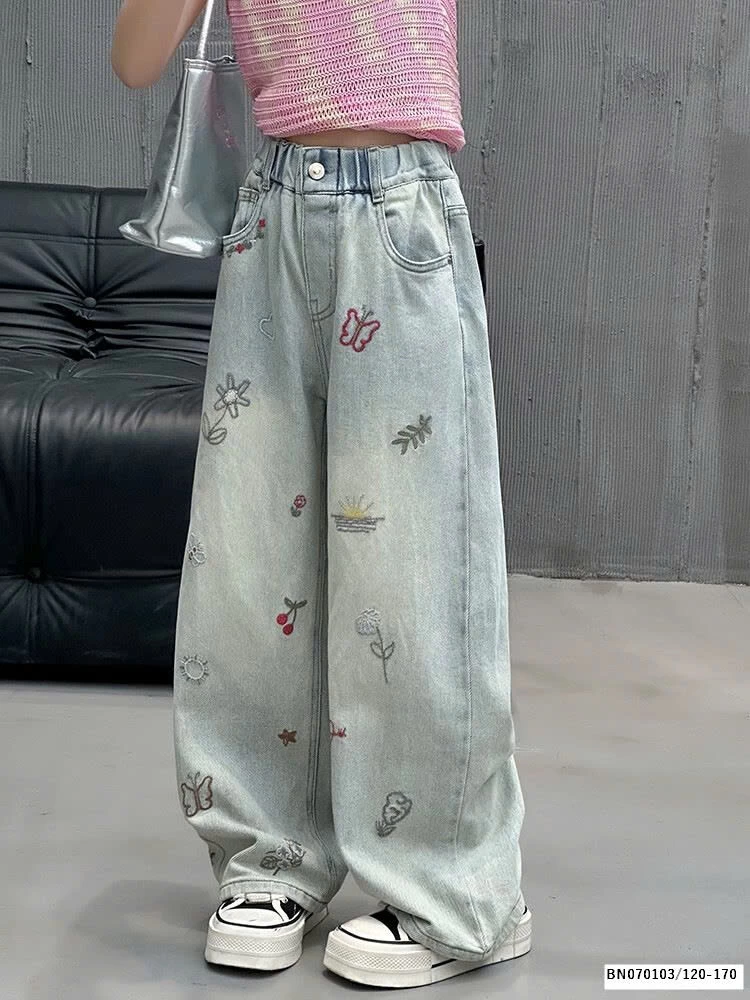 QUẦN JEAN THÊU HOA BƯỚM 2025