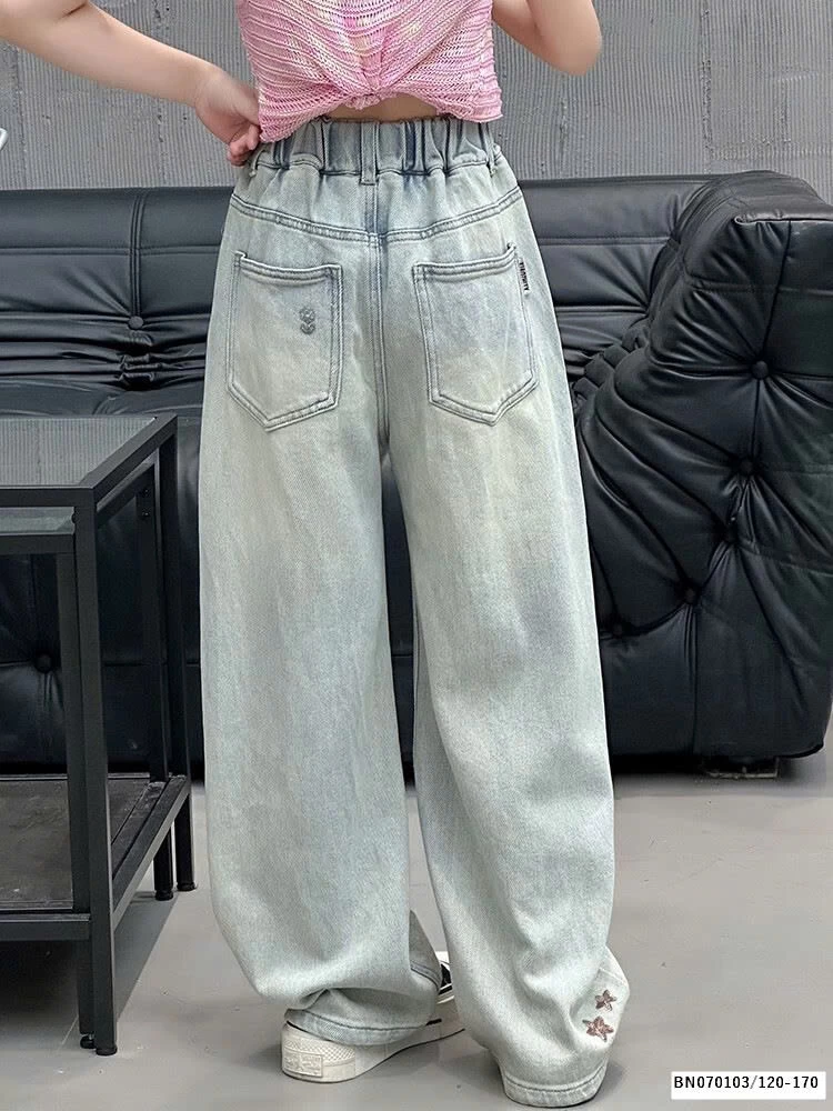 QUẦN JEAN THÊU HOA BƯỚM 2025