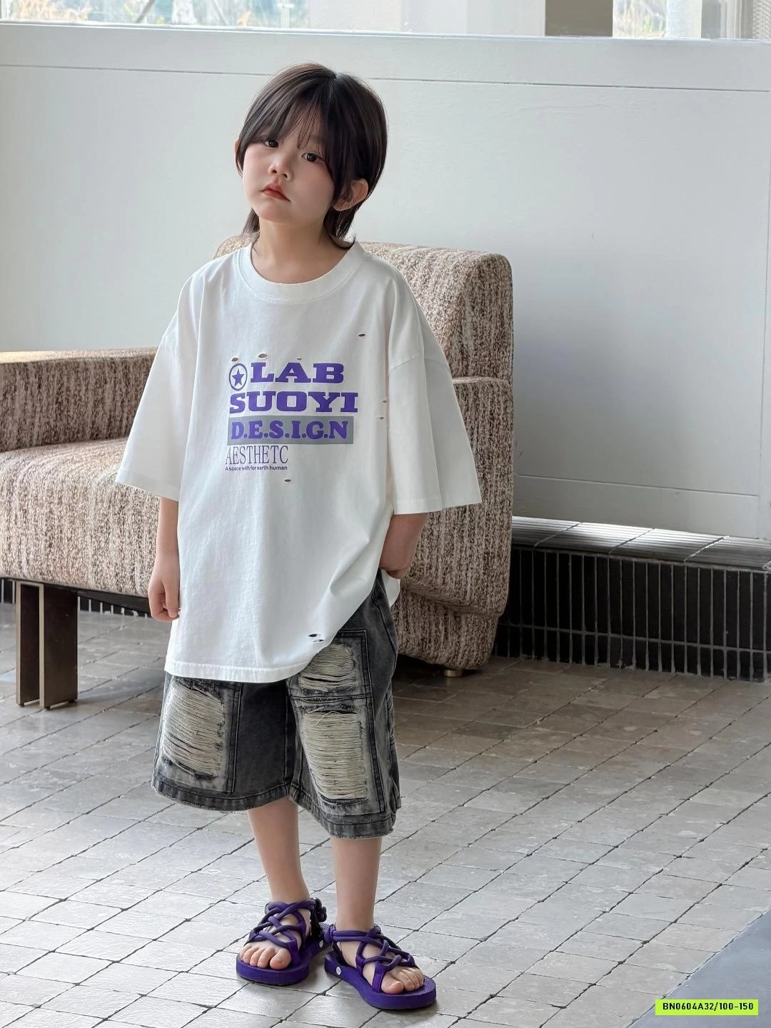 ÁO THUN TRẮNG RÁCH IN CHỮ