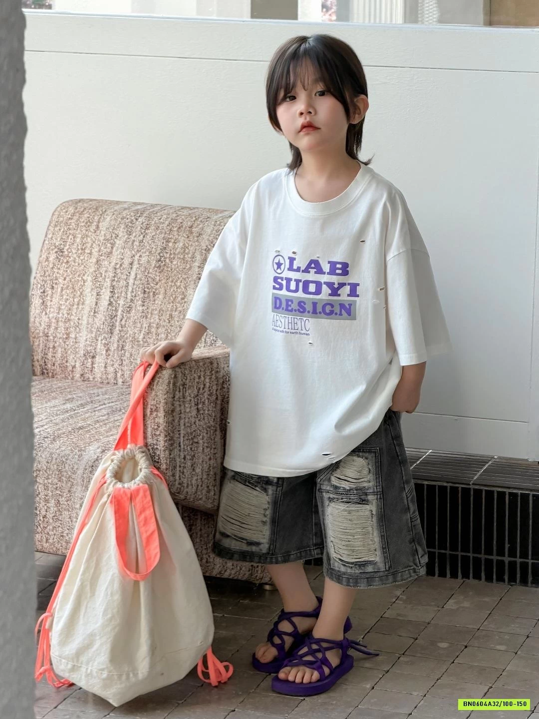 ÁO THUN TRẮNG RÁCH IN CHỮ