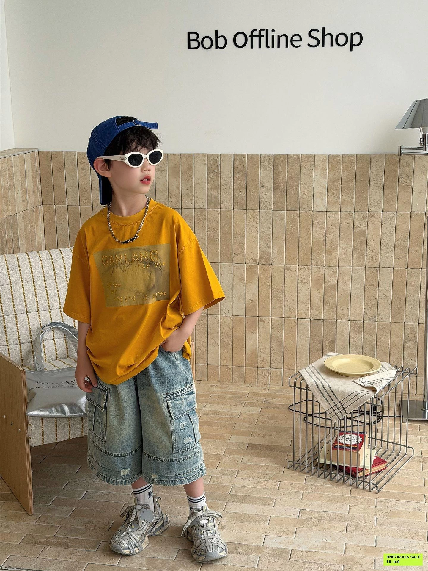 ÁO THUN VÀNG ĐÍNH CHỮ NỔI FANSHU