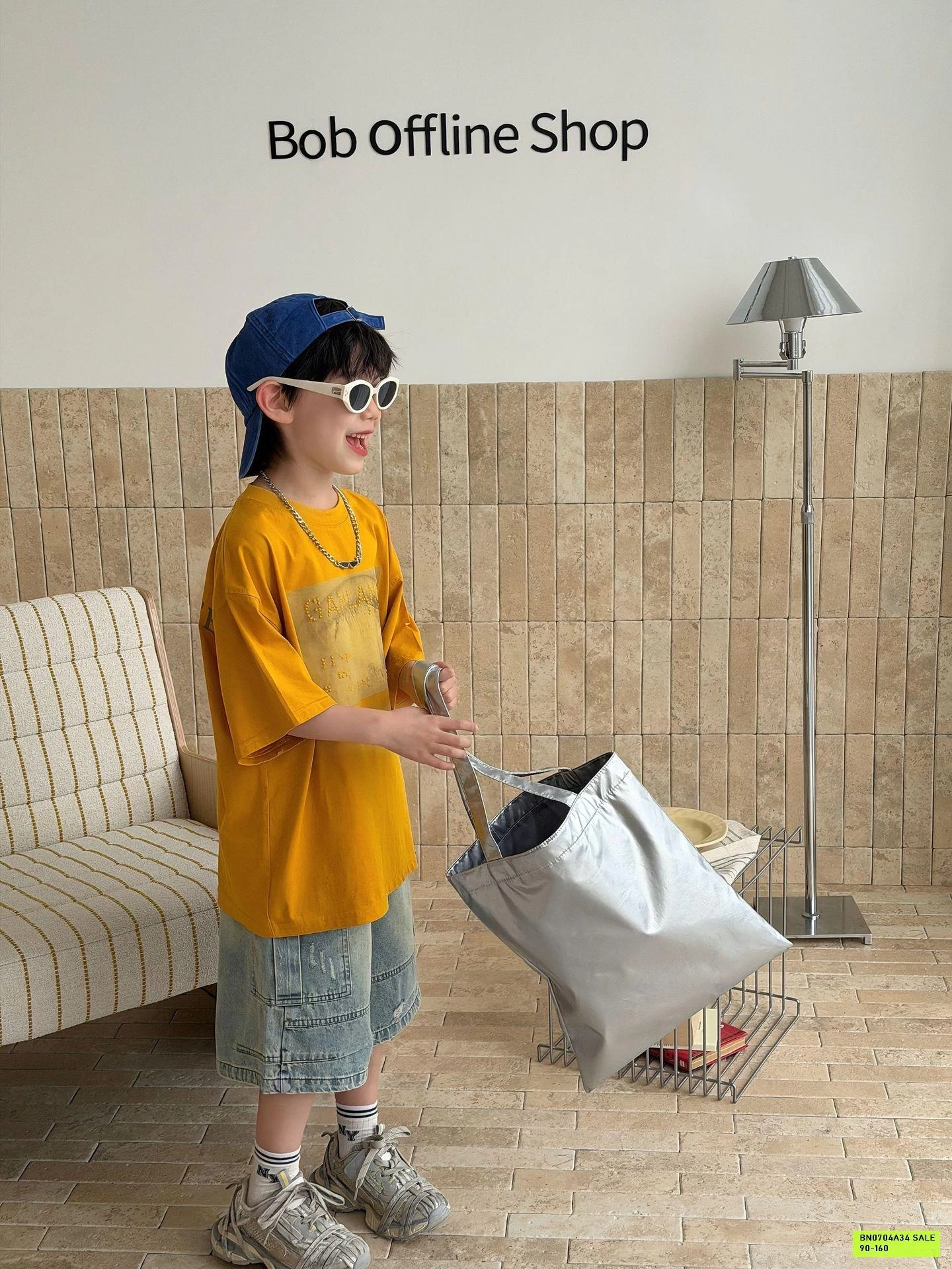 ÁO THUN VÀNG ĐÍNH CHỮ NỔI FANSHU