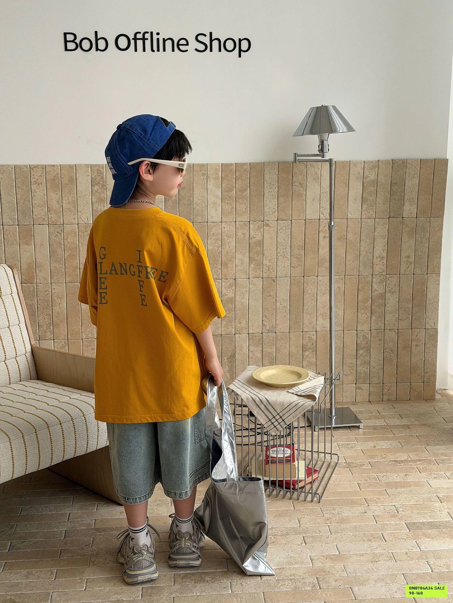 ÁO THUN VÀNG ĐÍNH CHỮ NỔI FANSHU