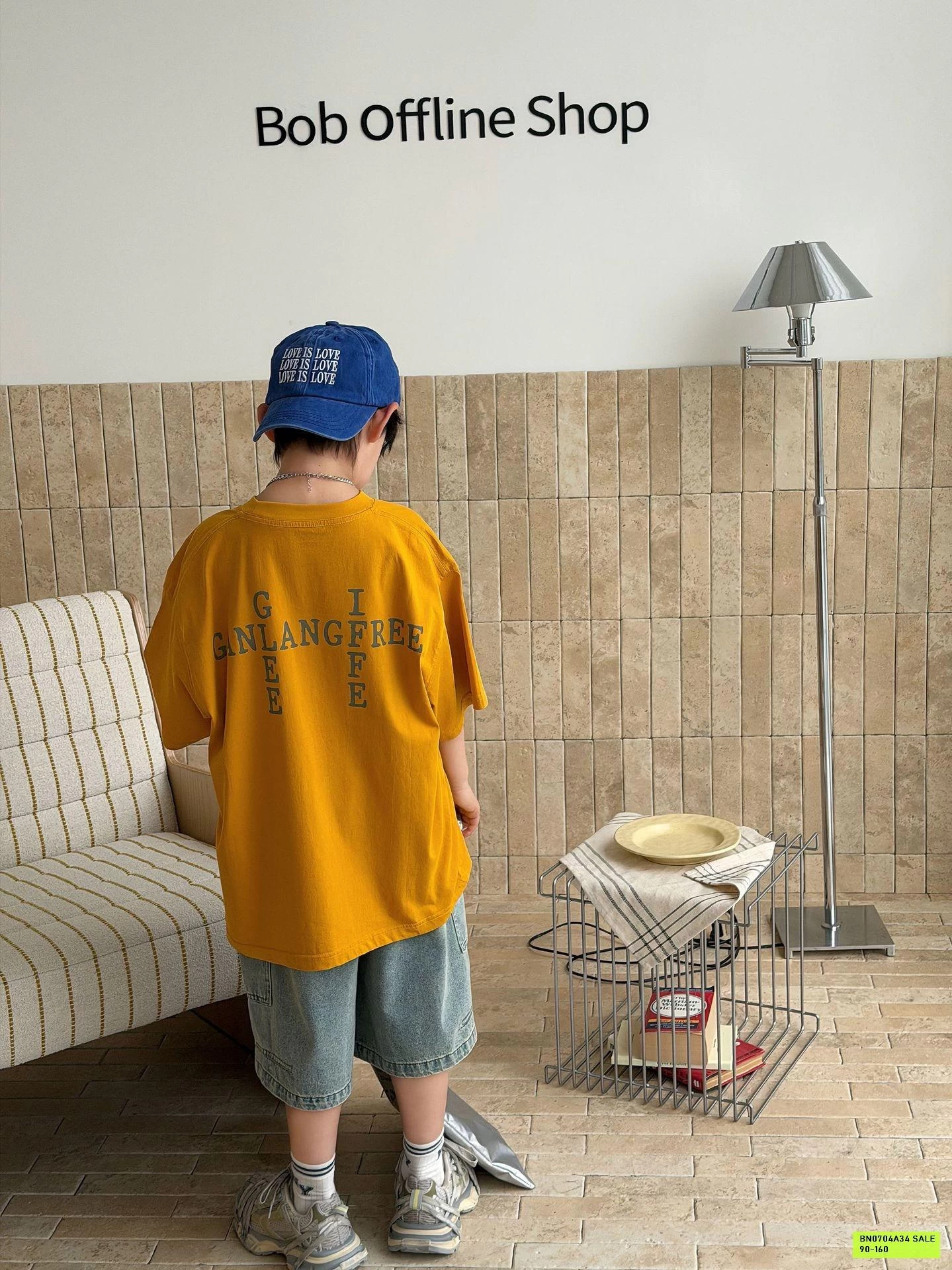 ÁO THUN VÀNG ĐÍNH CHỮ NỔI FANSHU